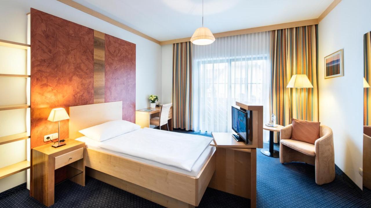 Parkhotel Zur Klause Bad Hall Eksteriør billede