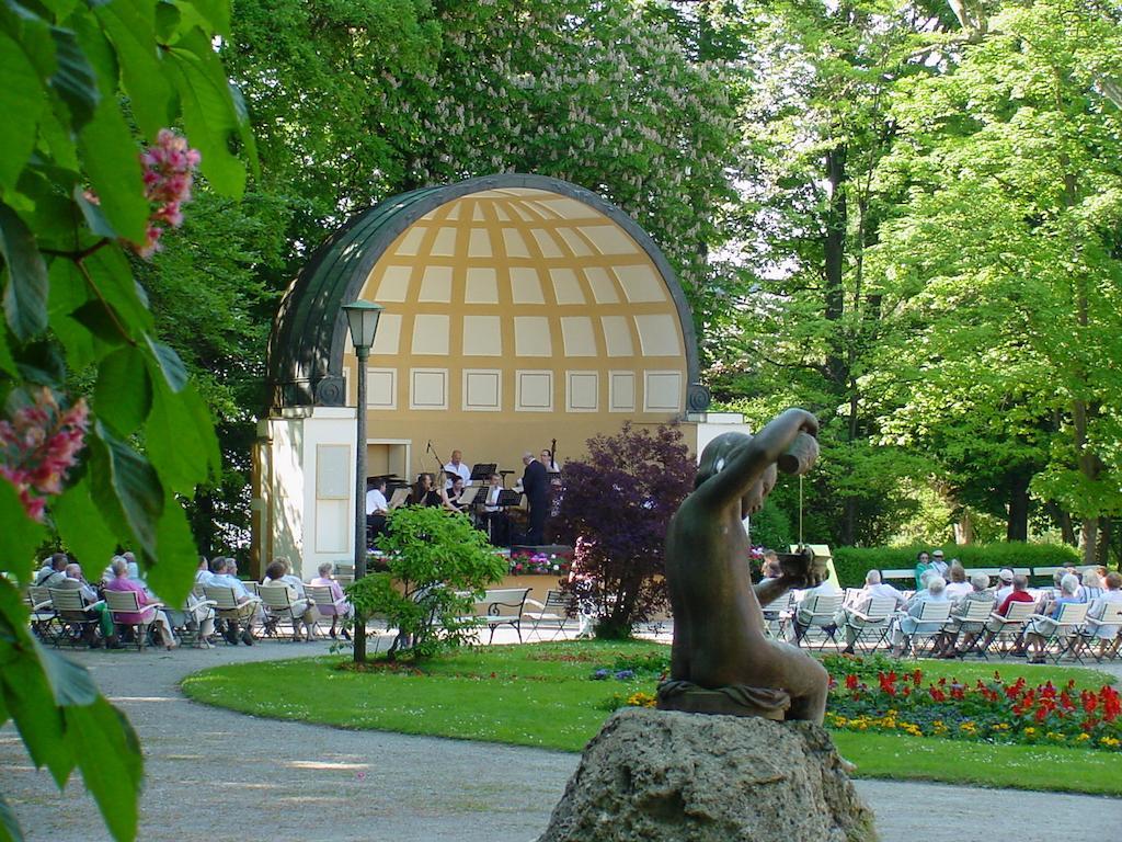 Parkhotel Zur Klause Bad Hall Eksteriør billede