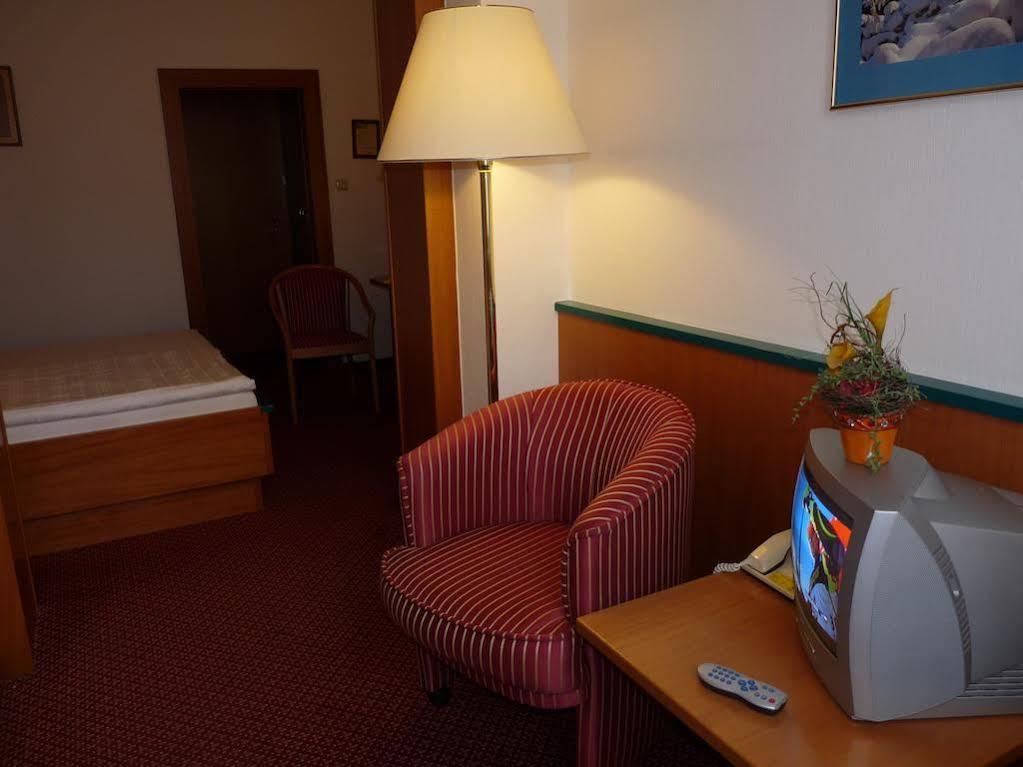 Parkhotel Zur Klause Bad Hall Eksteriør billede
