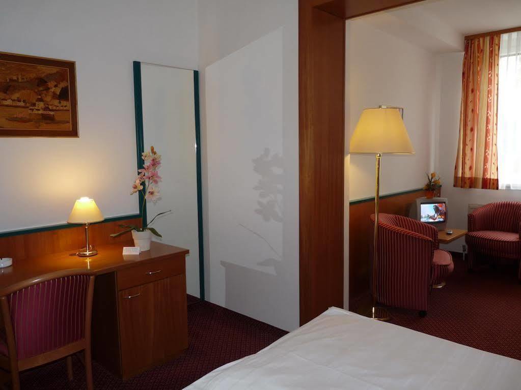 Parkhotel Zur Klause Bad Hall Eksteriør billede